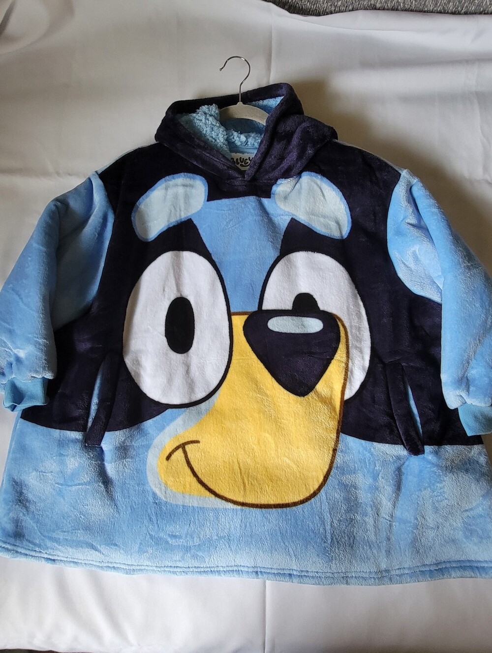 Bluey Oversized Hooded Blanket / Bluey Snuggle Hoodie